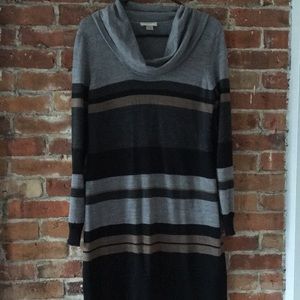 Sweater dress 🖤💛